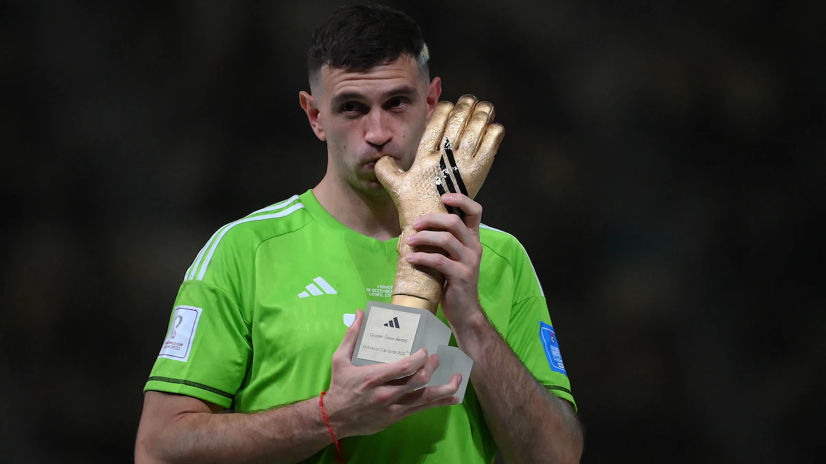 Profil Emiliano Martínez Momen Bersejarah Warisan Sang Penjaga Gawang Argentina