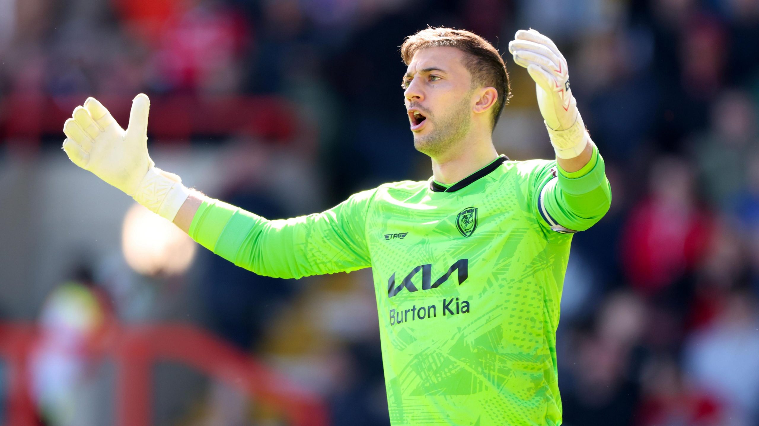 Max Crocombe Kiper Selandia Mendapat Kartu Merah Karena Pipis Di Lapangan